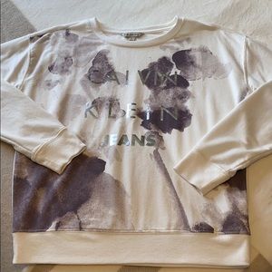 Light weight very soft sweat shirt